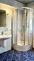 Badezimmer im EG mit Dusche - 