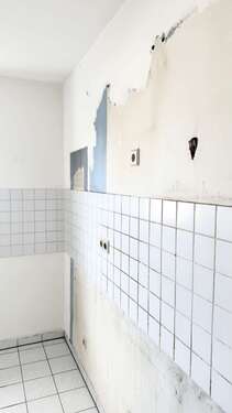 Renovierungsbedürftige Küche - 