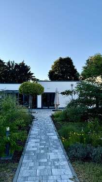 Rückansicht Intensivpflege - 