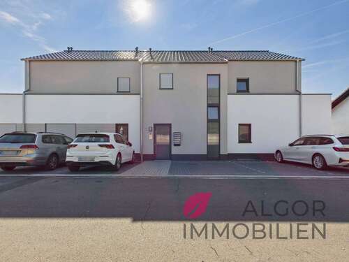 Hausansicht Straßenseite - 3 Zimmer 3- Zimmerwohnung in Puderbach