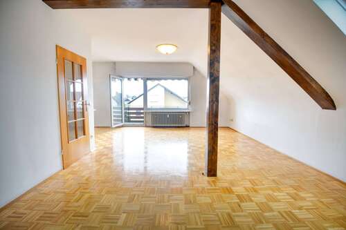 Wohnzimmer_Ansicht1 - 5 Zimmer Etagenwohnung zum Kaufen in Altrip