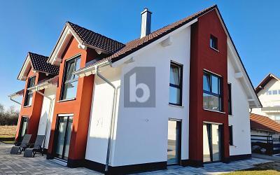 Foto - EIN PLATZ AN DER SONNE FÜR 2 FAMILIEN