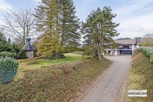 Herrschaftliche Objektzufahrt - 6 Zimmer Bauernhaus, Landhaus in Ransbach-Baumbach