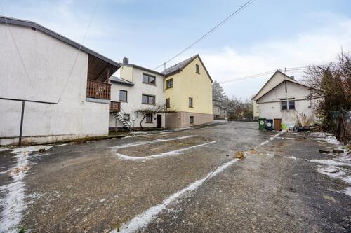 Grundstück aus der rückwärtigen Perspektive - 