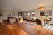 Geräumiges Wohnzimmer - 
