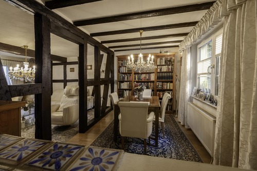 Esszimmer mit Bibliothek - 