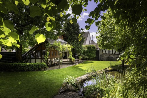 Wundervoller Garten mit Teich - 