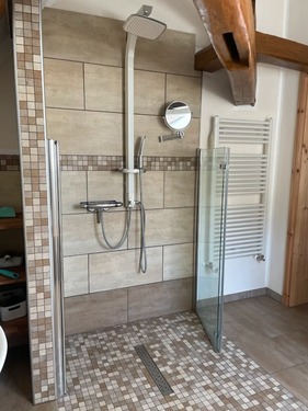 Badezimmer mit Wellnessdusche OG - 