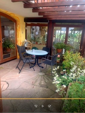 Terasse von Straßenseite gesehen - 