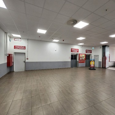 Fahrstühle und Treppenhaus - Büro in Saarbrücken zum Kaufen