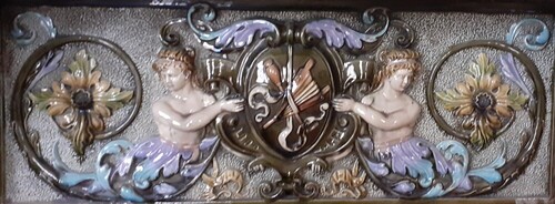 09 - 