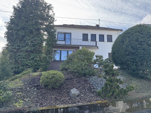 Außenansicht - 6 Zimmer Zweifamilienhaus zum Kaufen in Niederzissen