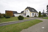 Solides Haus aus 1937 mit 939 m² Grundstück + Garage + Garten + Anbau mit Renovierungsbedarf - Weyhe / Lahausen
