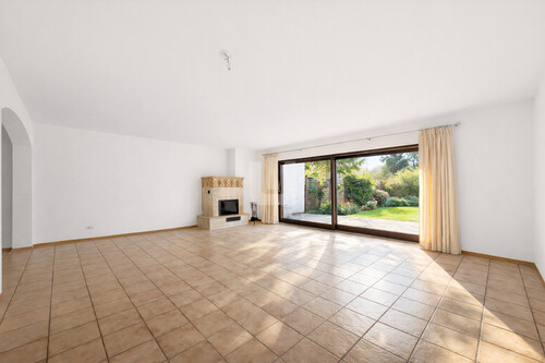 Wohn- und Esszimmer - 6 Zimmer Doppelhaushälfte zum Kaufen in Gröbenzell