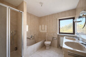 Badezimmer 2 OG - Doppelhaushälfte mit 243,00 m&sup2; in Gröbenzell zum Kaufen