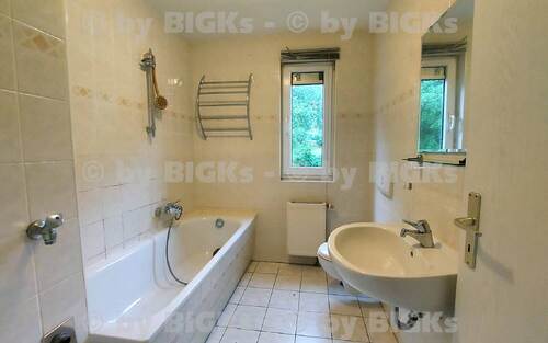 Bad - 3- Zimmerwohnung mit 53,00 m&sup2; in Suhl zur Miete