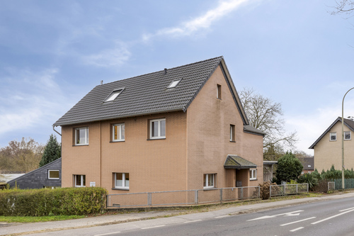 EG_Aussenansicht - 7 Zimmer Einfamilienhaus in Leichlingen