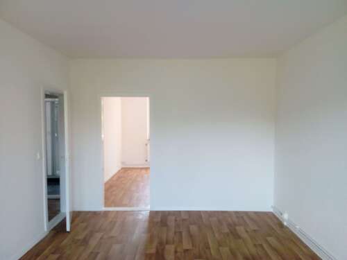 Blick vom Wohnzimmer zum Schla - 