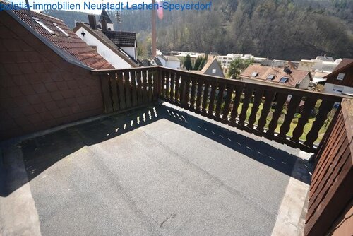 Terrasse Neu 2023 - Burg mit 180,00 m&sup2; in Neidenfels zum Kaufen