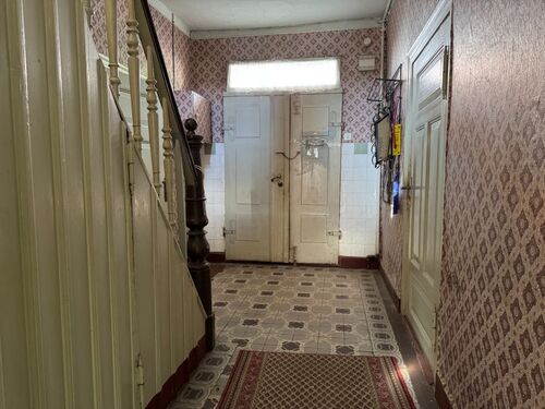 Flur Richtung Vordereingang - 