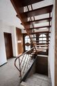 Flur mit Kellertreppe - 
