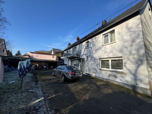 Hausansicht 1 - Mehrfamilienhaus, Wohnhaus zum Kaufen in Wirges