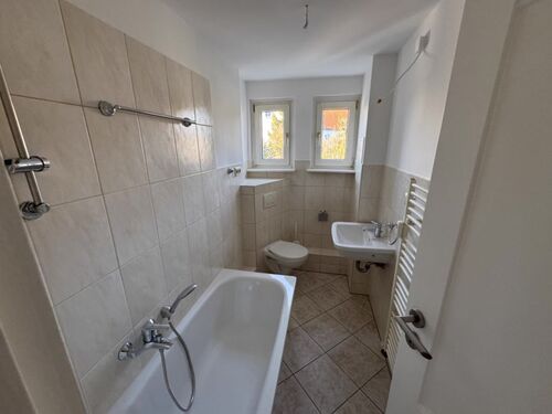 08 Bad Richtung Fenster Zwenkau C16_7322 - 