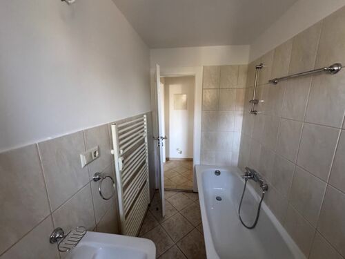 09 Bad Richtung Tür Zwenkau C16_7323 - 