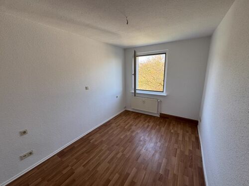 16 Schlafzimmer Richtung Fenster Zwenkau C16_7330 - 