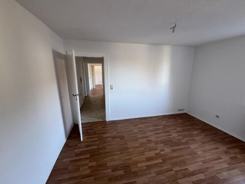 19 Blick aus WoZi über Flur, Kü in SZ Zwenkau C16_7333 - 