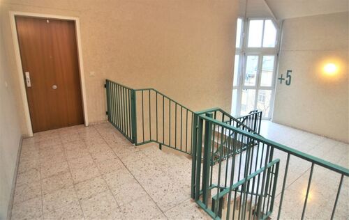 Treppenhaus - 2 Zimmer Dachgeschoßwohnung in Mannheim