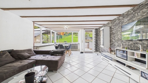 CAM01984G0-PR0520-STILL007 - 