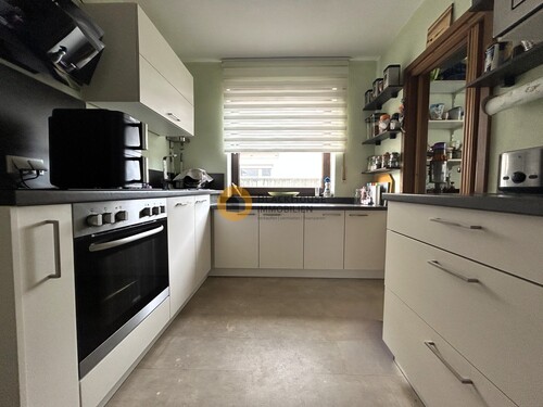 EG Küche - 7 Zimmer Zweifamilienhaus zum Kaufen in Hepberg