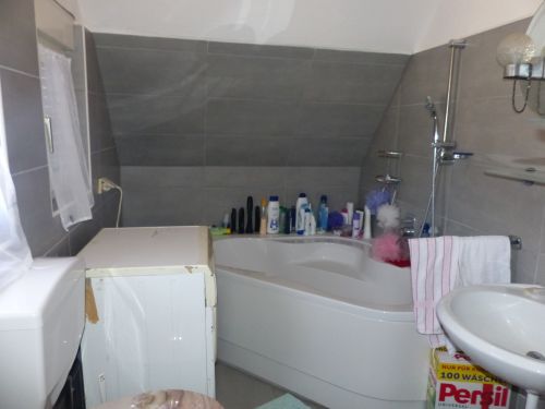 Bild - Etagenwohnung mit 133,70 m&sup2; in Waigolshausen zur Miete