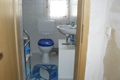 Bild - 5 Zimmer Etagenwohnung in Waigolshausen