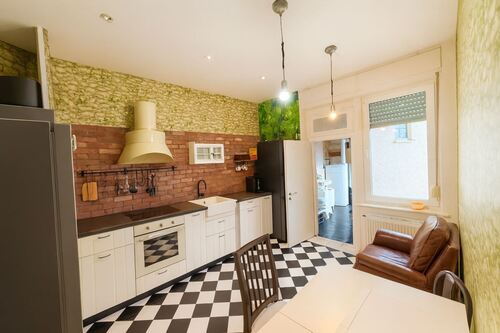 Küche - 7 Zimmer Mehrfamilienhaus, Wohnhaus zum Kaufen in Offenbach