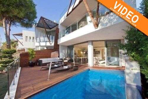 Foto - Haus zum Kaufen in Estepona 1.190.000,00 € 330 m²