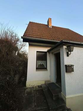 Hauseingang hinten - Einfamilienhaus mit 72,00 m&sup2; in Rudolstadt zum Kaufen