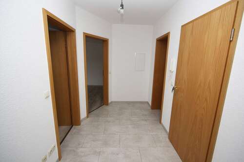 Flur (2) - Etagenwohnung mit 55,00 m&sup2; in Pößneck zur Miete