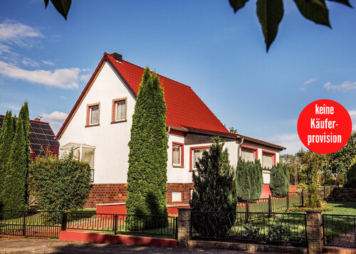 Einfamilienhaus - HORN IMMOBILIEN++RESERVIERT! Burg Stargard, Einfamilienhaus mit Garage und geschlossener Veranda, Randlage