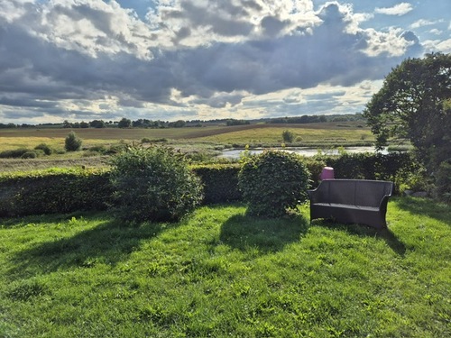 Grundstück in Randlage - 