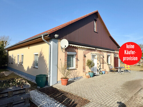 Hausansicht - HORN IMMOBILIEN ++ Viereck bei Pasewalk, tolles Haus in toller Lage, das Richtige für Aussteiger!