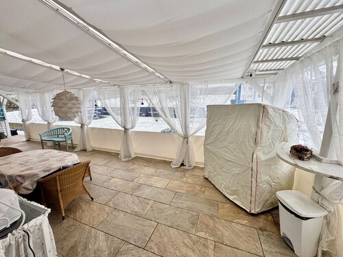 überdachte Terrasse - Einfamilienhaus mit 144,00 m&sup2; in Neustrelitz zum Kaufen