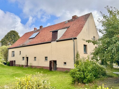 Hausansicht vom Grundstück - 