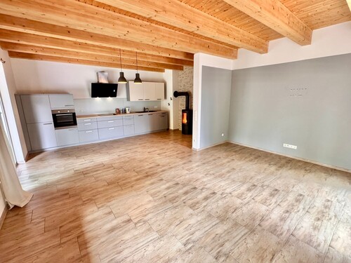 Wohnzimmer offen zur Küche - 