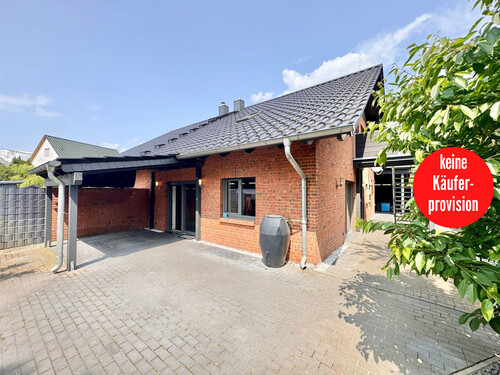 überdachte Terrasse - HORN IMMOBILIEN ++ Ueckermünde tolles Einfamilienhaus in zentraler Lage, Wärmepumpe + Einbauküche