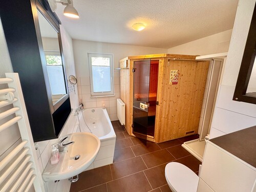 Bad mit Sauna Erdgeschosswohnung - 