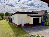 Nebengebäude mit Garage - 