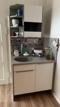 Küche mit Einbauküche - 