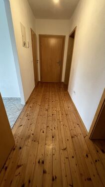 Flur Richtung Wohnungstür - 